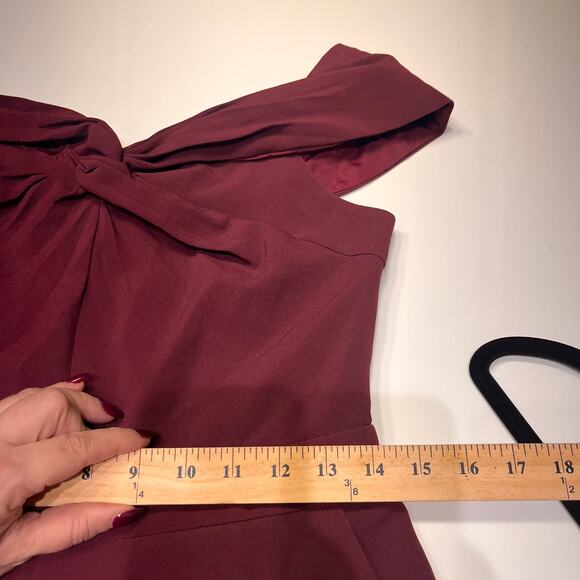 Adelyn Rae Burgundy Off the shoulder Karlie jumpsuit Size Medium - Picture 9 of 10